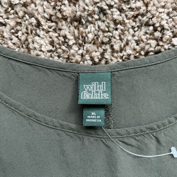 Green Dress​ - Picture 2 of 8